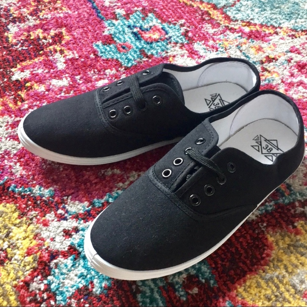 Unworn Black & white sneakers - CANVAS BRAND NEW